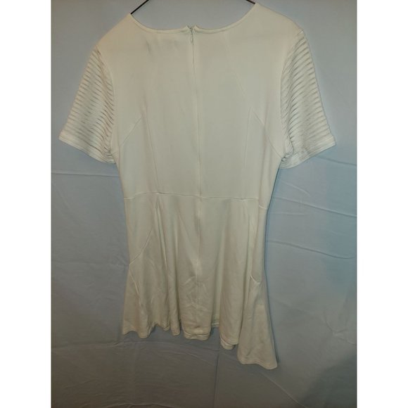 Mon's Paris White Mini Dress with ribbed designs across the top Size L - Picture 2 of 3